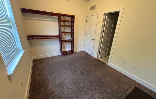 3 beds, 3 baths, 823 sqft, $1,895, Unit Unit 21