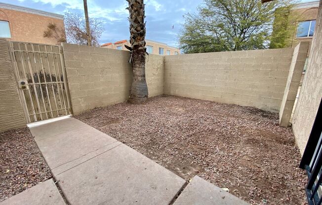 3 Bedroom 1 Bathroom in Hallcraft Villas
