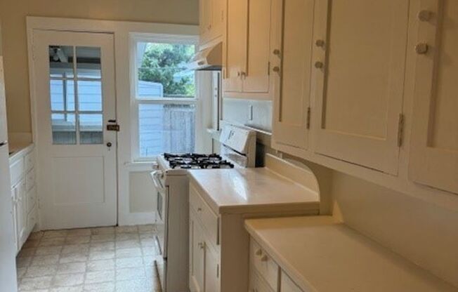 1 bed, 1 bath, $2,475, Unit 3109