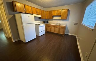 2 beds, 1 bath, $795, Unit 101 Hedgecock B