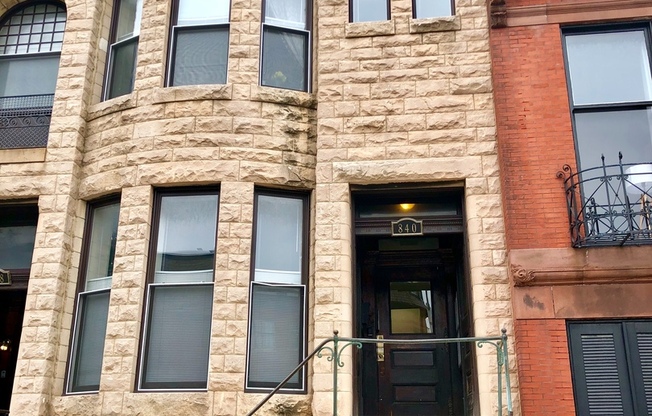 Studio, 1 bath, $800, Unit 840-3B