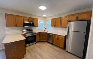 2 beds, 1 bath, 990 sqft, $1,400, Unit 2