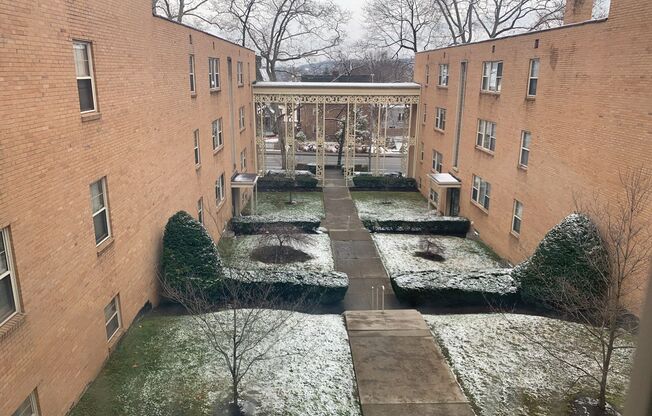 2 beds, 1 bath, $1,750, Unit 309C