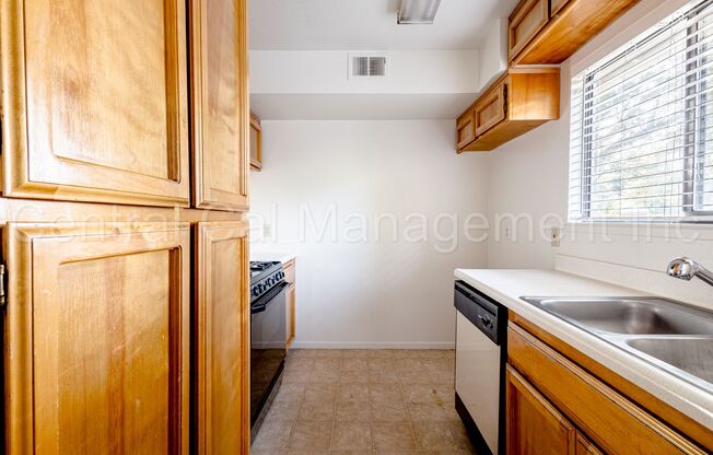 2 beds, 1.5 baths, 1,000 sqft, $1,595, Unit Apt D