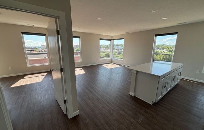 2 beds, 2 baths, 915 sqft, $1,845, Unit 401 - B1182 Corner Unit