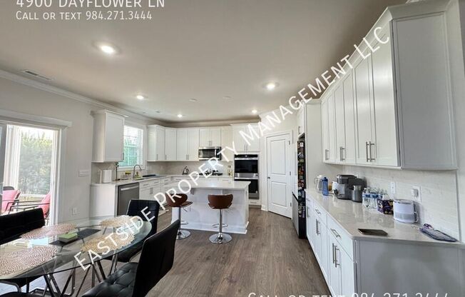 4900 DAYFLOWER LN