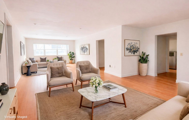 2 beds, 1 bath, 700 sqft, $2,200, Unit 106