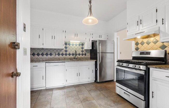 2 beds, 2 baths, 1,350 sqft, $4,000, Unit 1