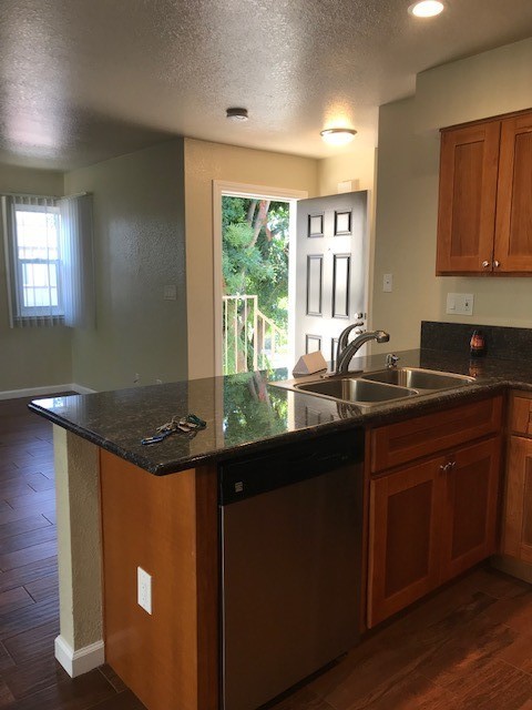 1 bed, 1 bath, 700 sqft, $1,730, Unit 244