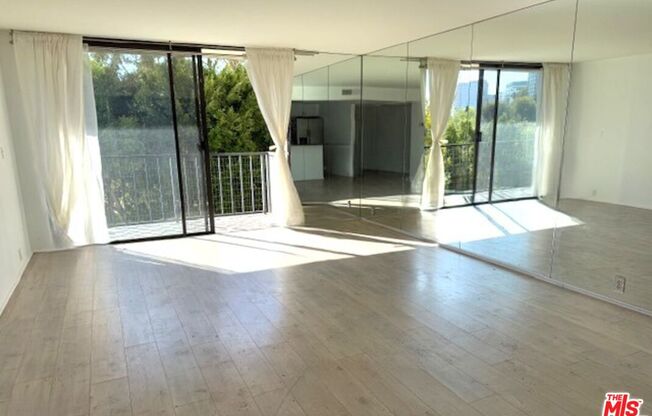2 beds, 2 baths, 1,100 sqft, $4,595, Unit 705