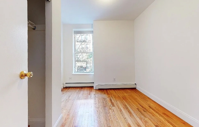 376 W 127 ST