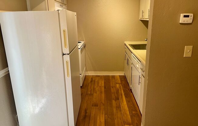 2 beds, 1 bath, $1,695, Unit 03