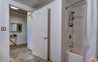 Studio, 1 bath, 940 sqft, $3,150, Unit 505