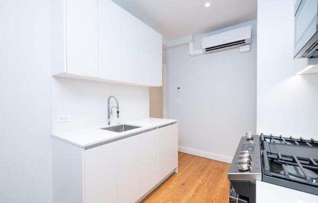 1 bed, 1 bath, 574 sqft, $3,200, Unit 22