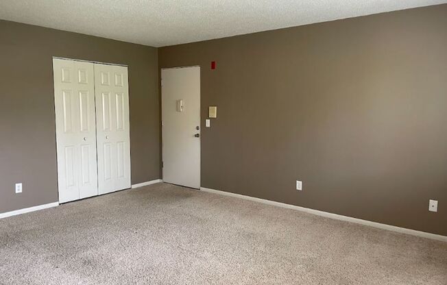 2 beds, 1 bath, $1,399