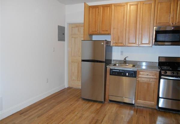 1 bed, 1 bath, $2,695, Unit 13