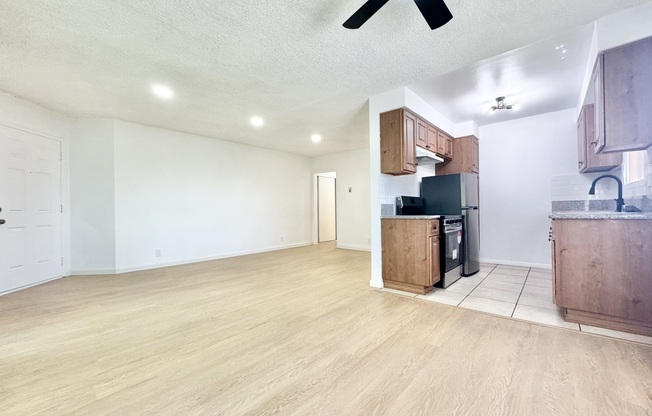 6561 FULTON AVE