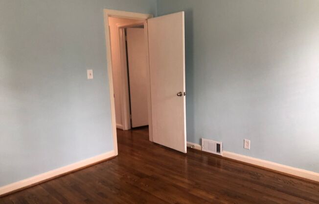 3 beds, 1 bath, $2,200