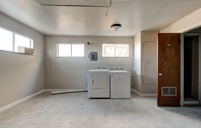 3 beds, 1 bath, $1,250, Unit 511