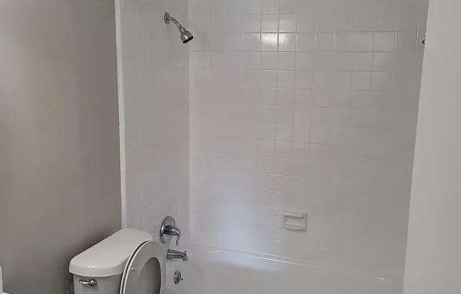 2 beds, 2.5 baths, $2,100, Unit APT #B1