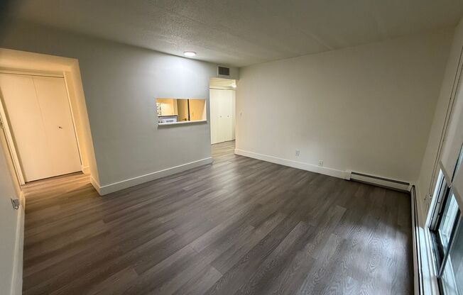 1 bed, 1.5 baths, 850 sqft, $1,395, Unit 132W