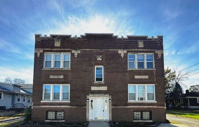 516-518 Kenwood