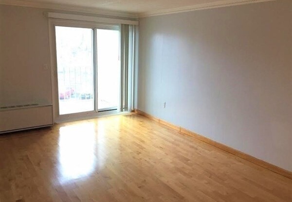 2 beds, 2 baths, 1,055 sqft, $2,400, Unit 318