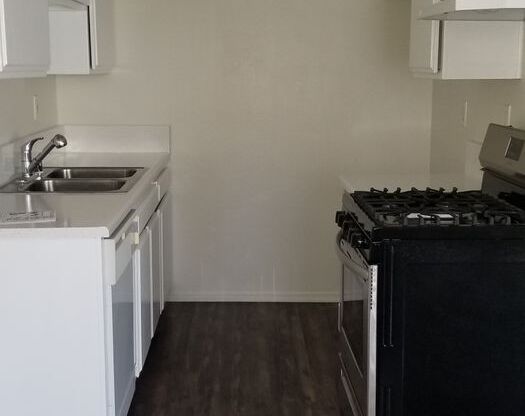 Studio, 1 bath, 475 sqft, $1,645, Unit 206