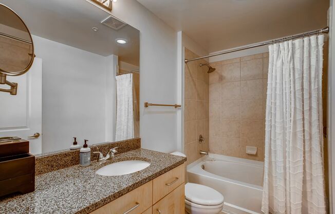 1 bed, 1 bath, $2,995, Unit UNIT 923