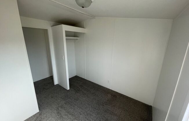 2 beds, 1 bath, 970 sqft, $1,100, Unit 108