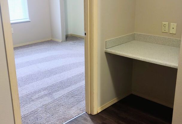 3 beds, 2 baths, 1,172 sqft, $1,695, Unit 253