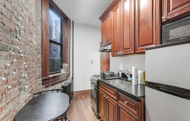 336 E 5 ST