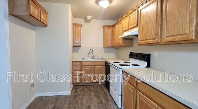 1130 N GARDENER AVE