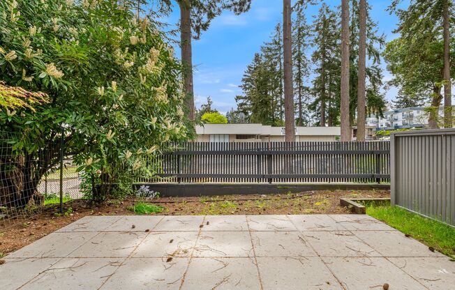 Van Lloyd Apartments