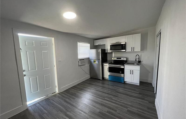 3904 SW 13 CT