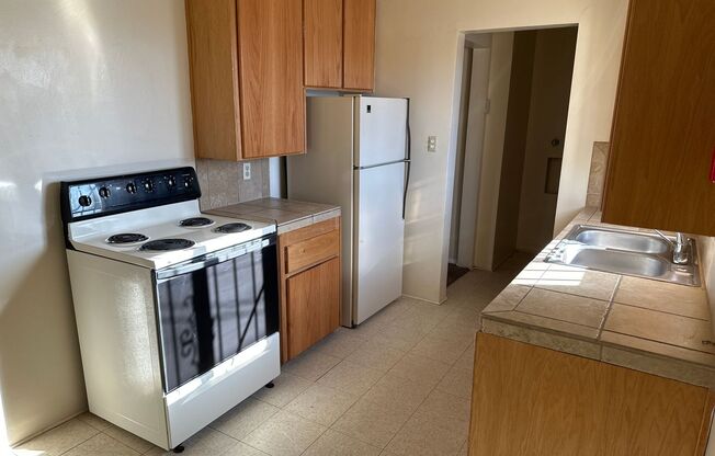 Great Sixplex Near UNM Campus