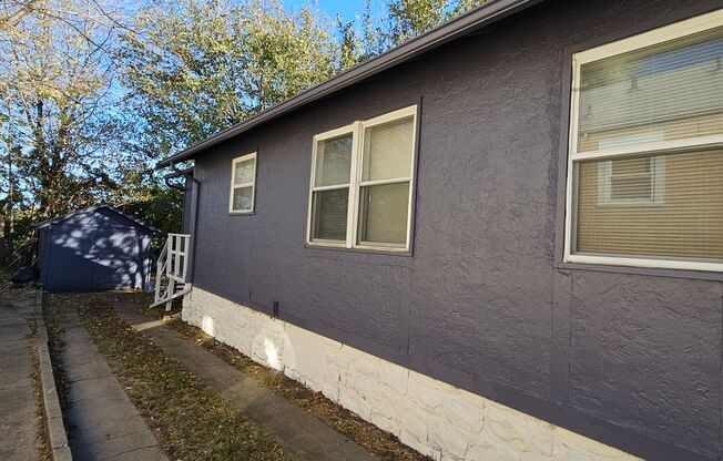 2 beds, 1 bath, $1,100