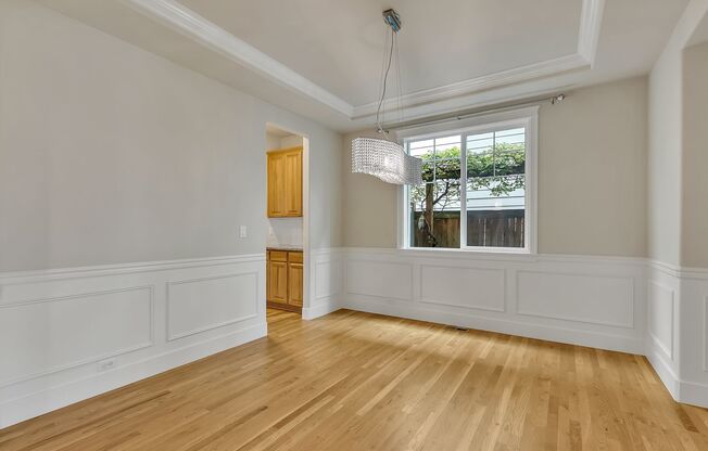 Must see in beautiful Redmond neighborhood