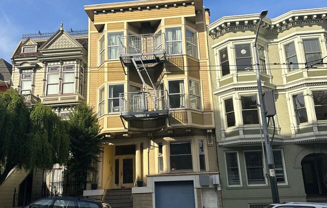 876 Haight Street (535r)