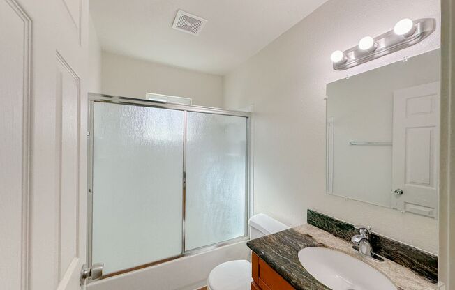 2 beds, 1 bath, $1,345