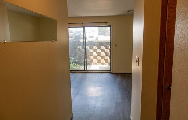 $1,500 | 2 Bedroom, 1 Bathroom | 1st Floor Apartment | Cat Friendly* | Available for August 1st, 2026 Move In!