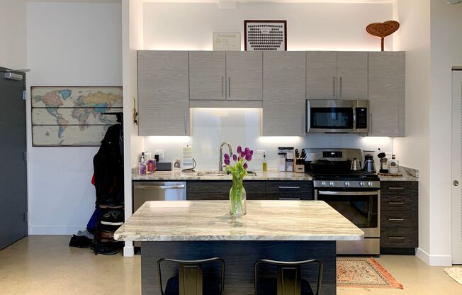 1 bed, 1 bath, 700 sqft, $2,395, Unit 406