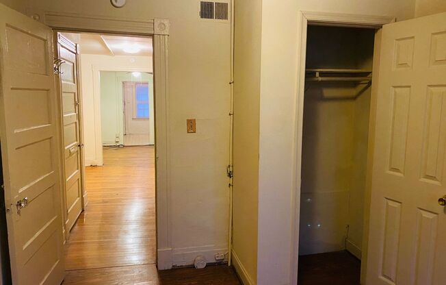 1 bed, 1 bath, $1,195, Unit Apt. A