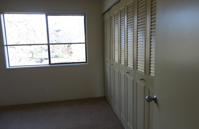 2 beds, 1.5 baths, 1,100 sqft, $1,697, Unit 1817