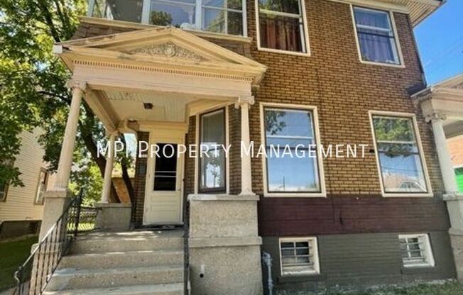 1225 S 11 ST