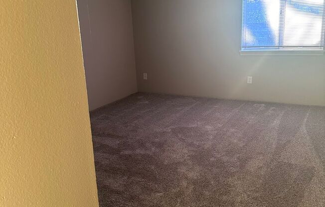 2 beds, 2 baths, 935 sqft, $1,160, Unit 21Q-2D