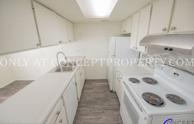2 beds, 1 bath, 880 sqft, $1,249, Unit 17