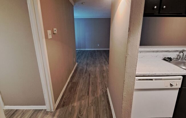 1 bed, 1 bath, 670 sqft, $962, Unit 2924