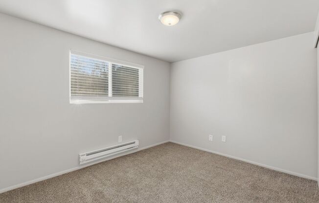 2 beds, 1 bath, 850 sqft, $1,150, Unit D-301