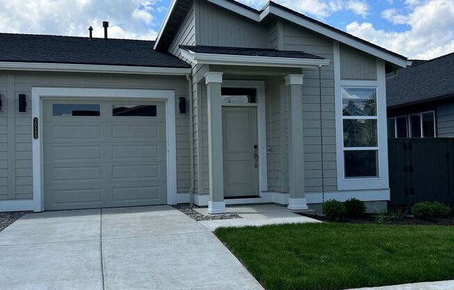 2 beds, 2 baths, 1,089 sqft, $2,295, Unit SFR 927 - 20689